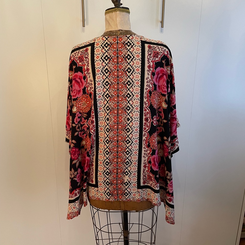 Women’s Printed Hip-length Kimono - Picture 3 of 5